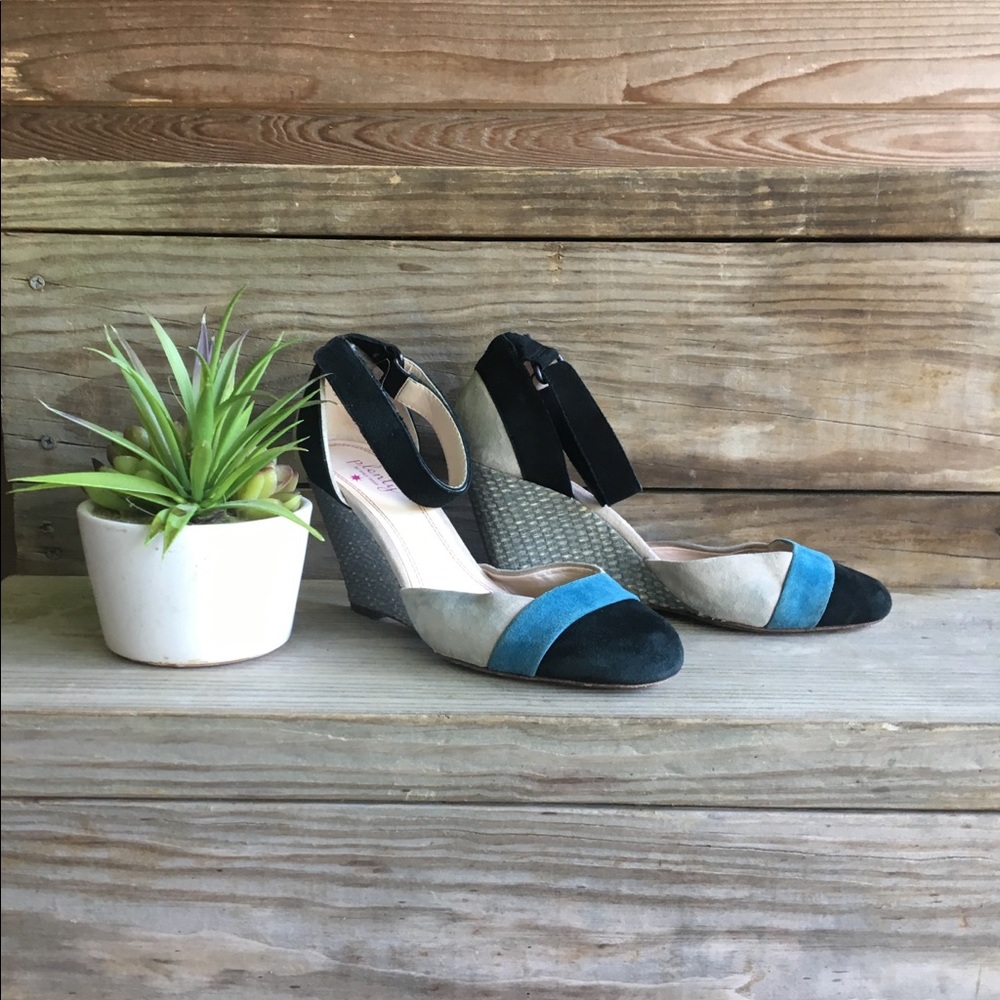 🌺🌺HOST PICK!🌺🌺•Anthropologie• suede wedges
